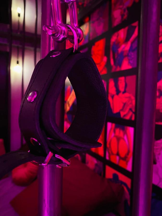 Secret Room Votre Love Room Coquine Et Insolite En Espace Privatif A Tournai Ngoại thất bức ảnh
